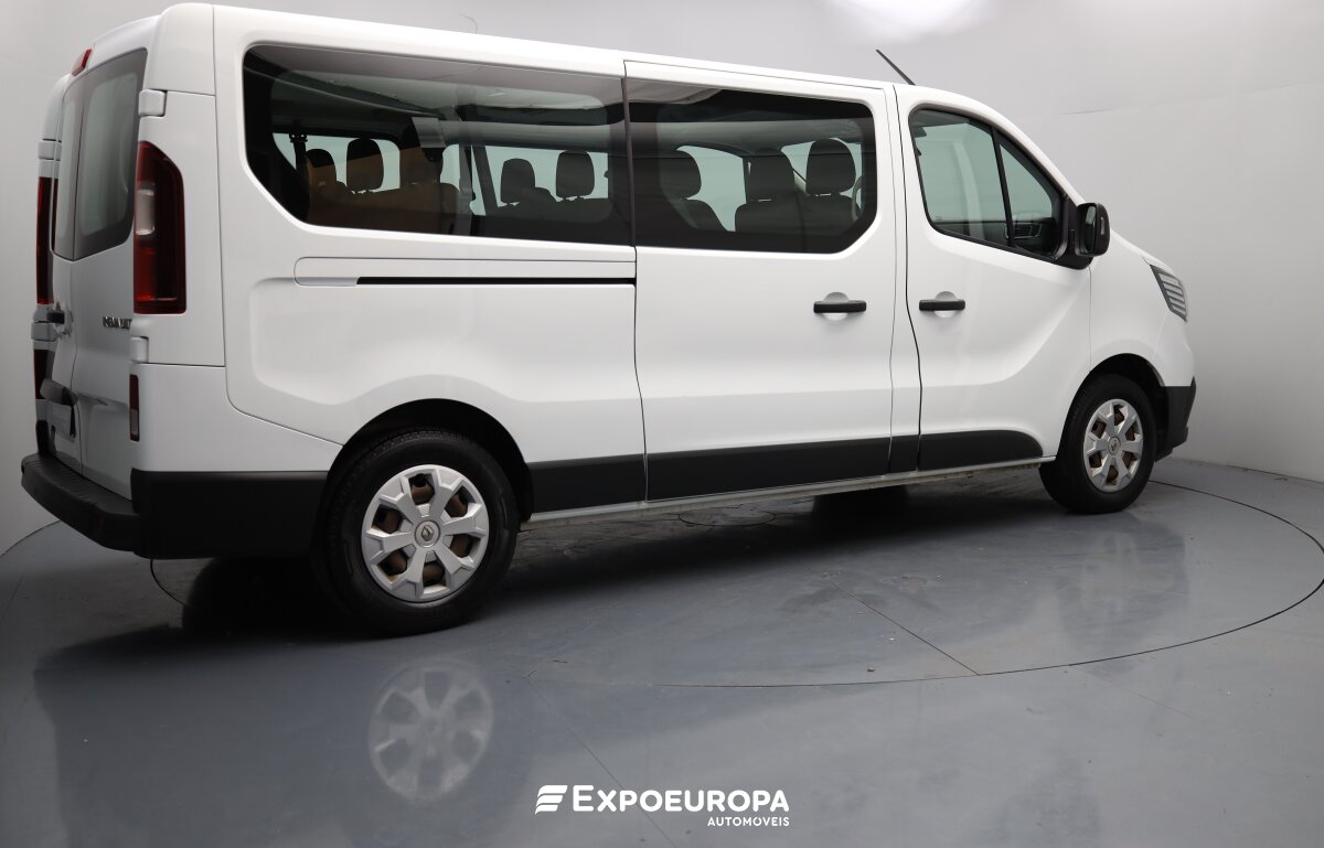 renault-trafic-2023-diesel-1997cc