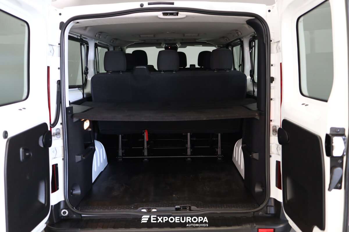 renault-trafic-2023-diesel-1997cc