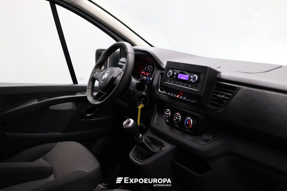renault-trafic-2023-diesel-1997cc