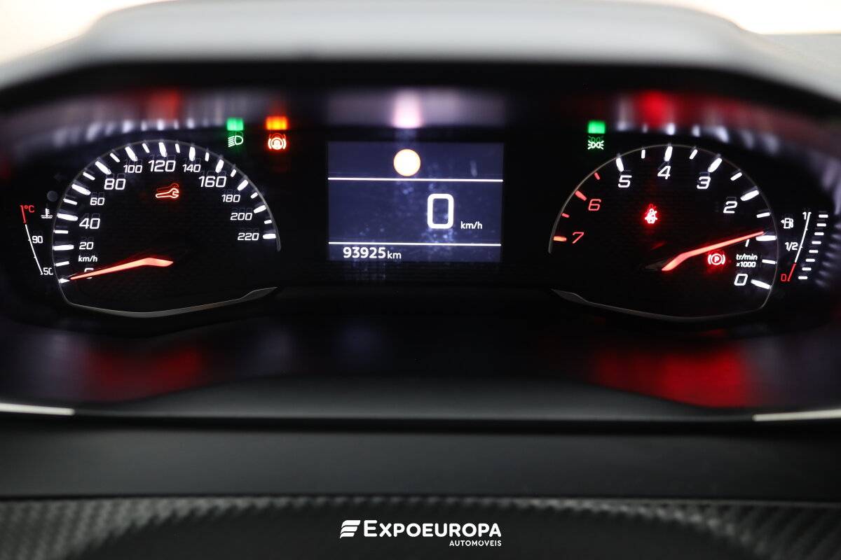 peugeot-208-2023-gasolina-1199cc