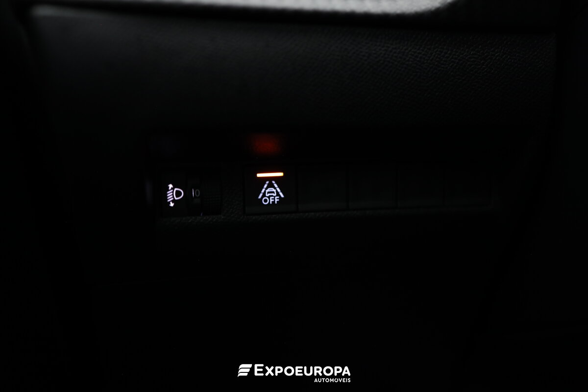 peugeot-208-2023-gasolina-1199cc