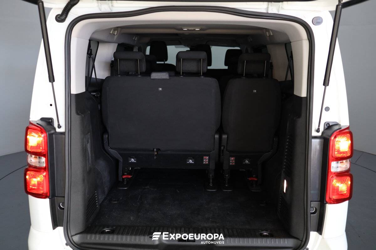 peugeot-traveller-2021-diesel-1499cc
