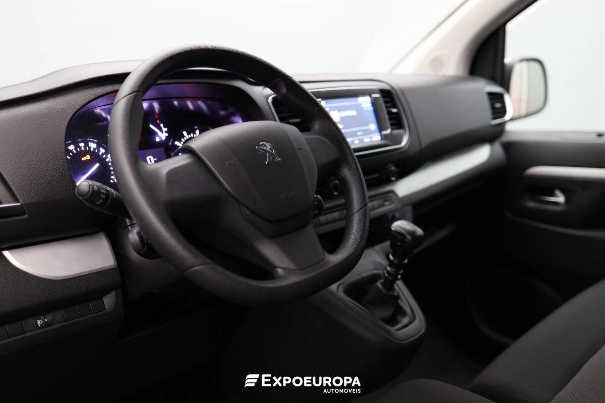 peugeot-traveller-2021-diesel-1499cc