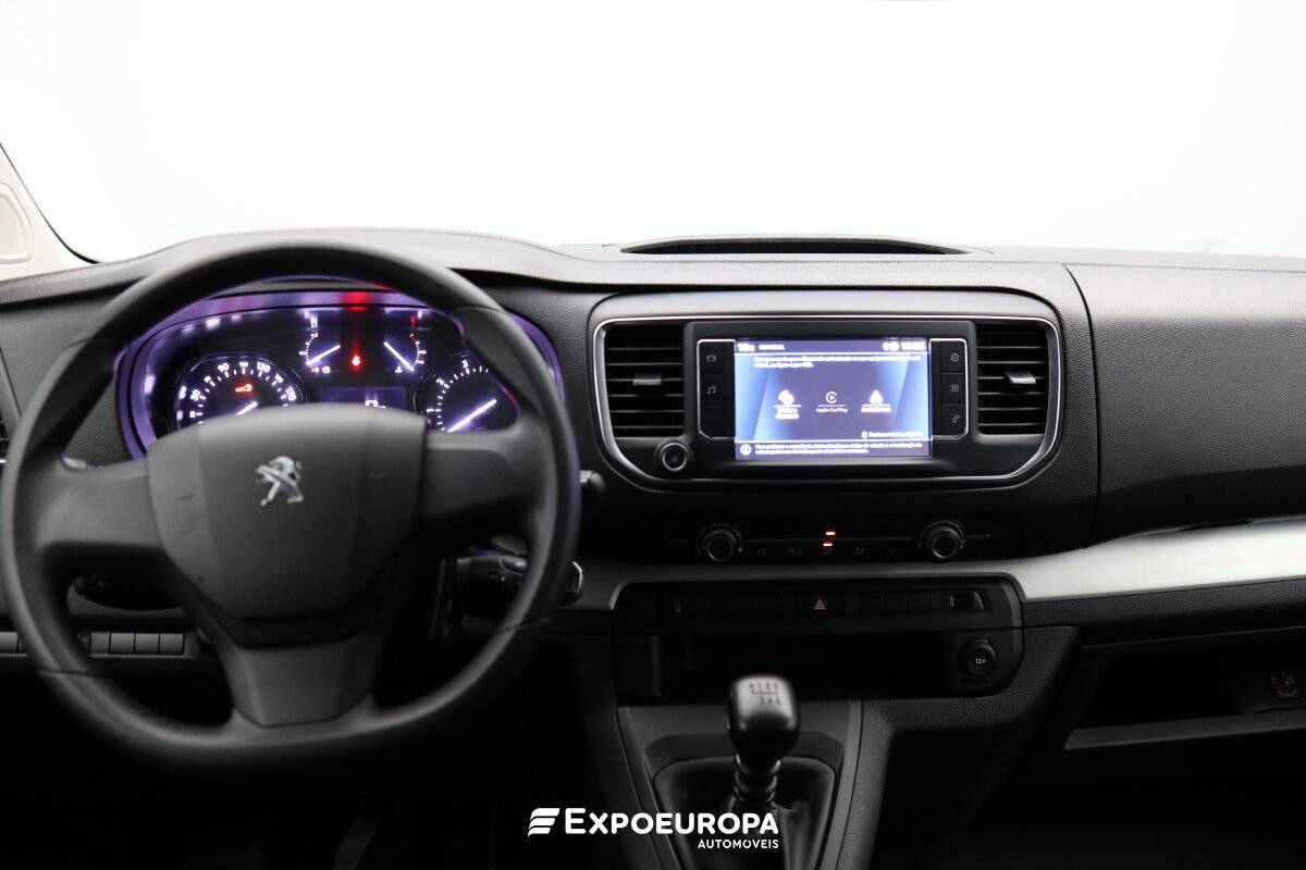 peugeot-traveller-2021-diesel-1499cc