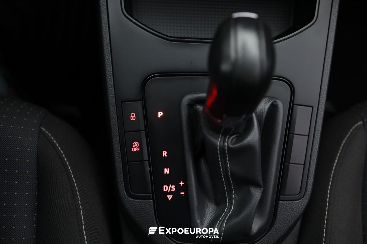 seat-ibiza-2023-gasolina-999cc