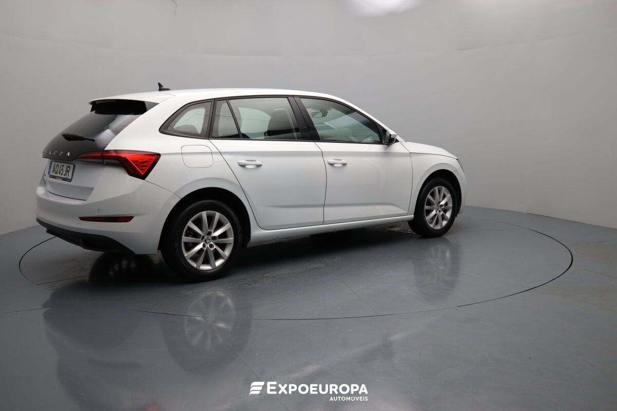 skoda-scala-2022-gasolina-999cc