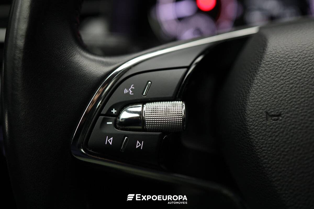skoda-scala-2022-gasolina-999cc