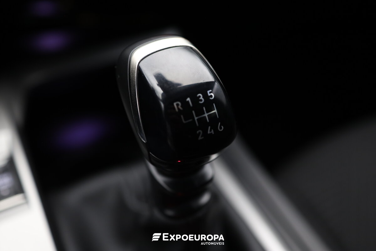 peugeot-308-2023-gasolina-1199cc