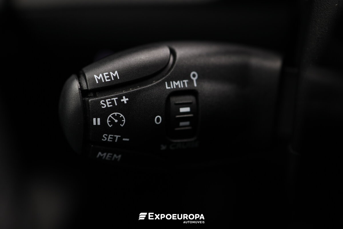 peugeot-208-2025-hibrido-a-gasolina-1199cc