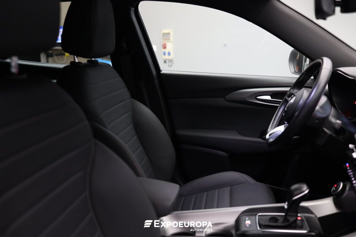 alfa-romeo-146-2023-hibrido-a-gasolina-1332cc
