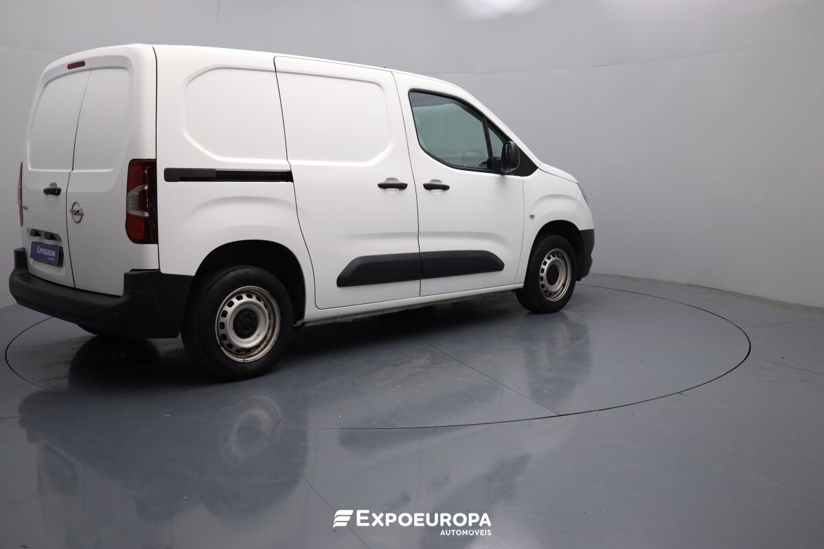 opel-combo-2022-diesel-1499cc