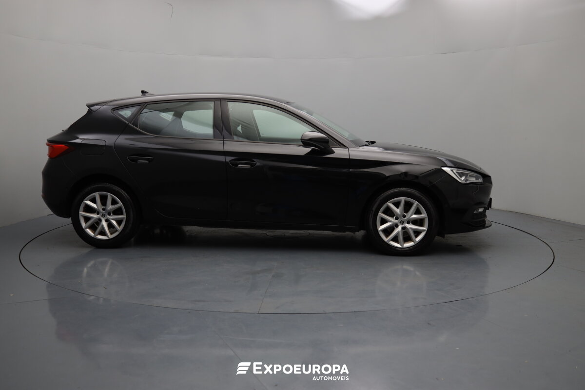 seat-leon-2022-diesel-1968cc