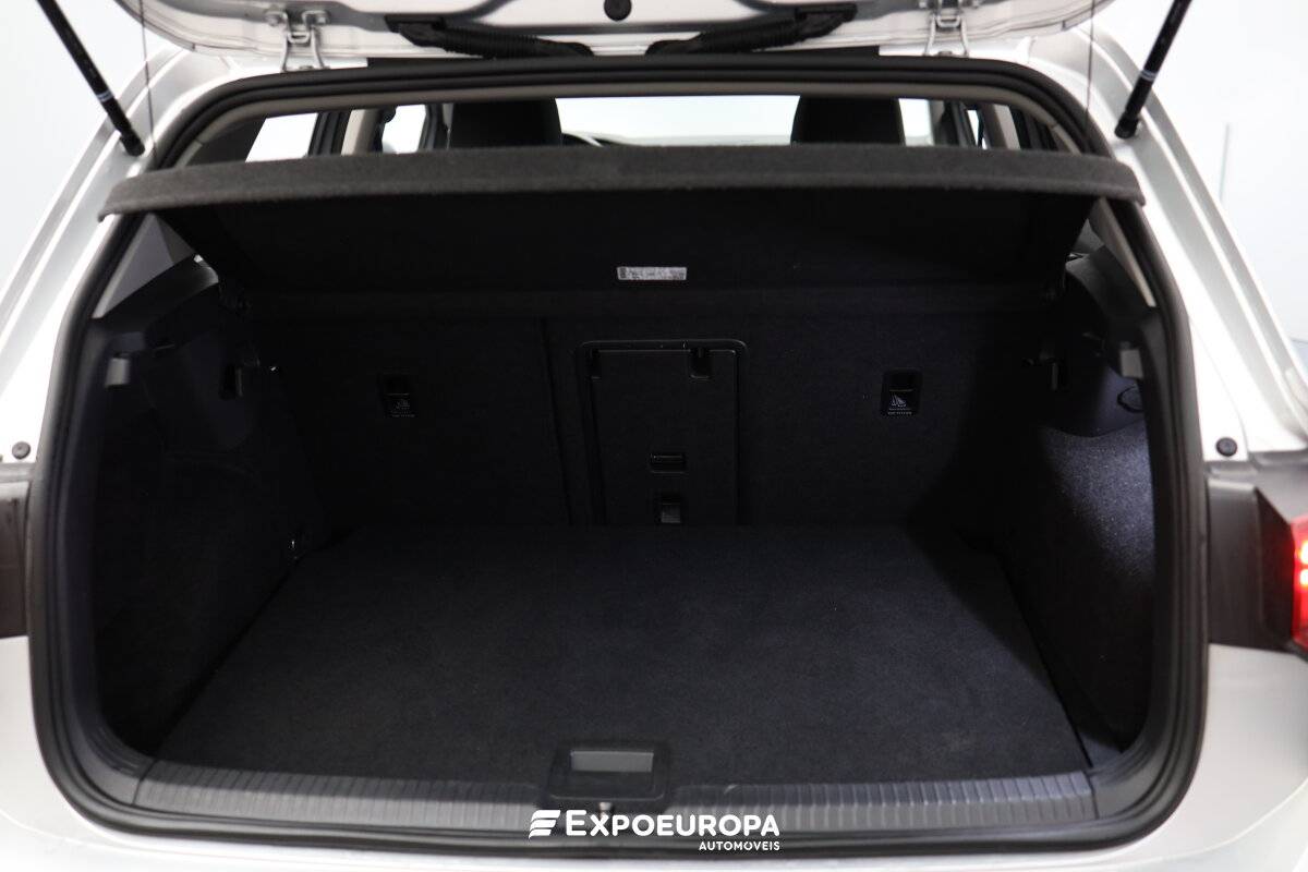volkswagen-golf-2023-gasolina-999cc