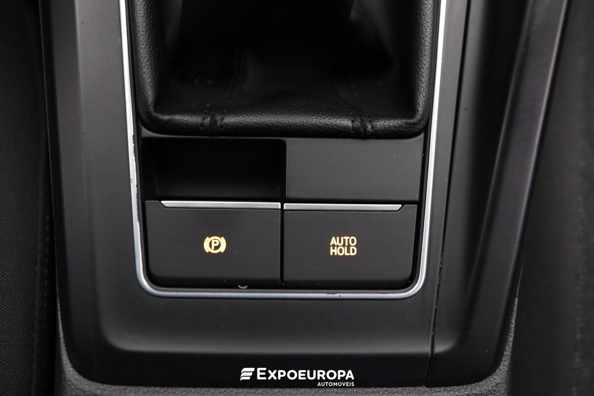 volkswagen-golf-2023-gasolina-999cc