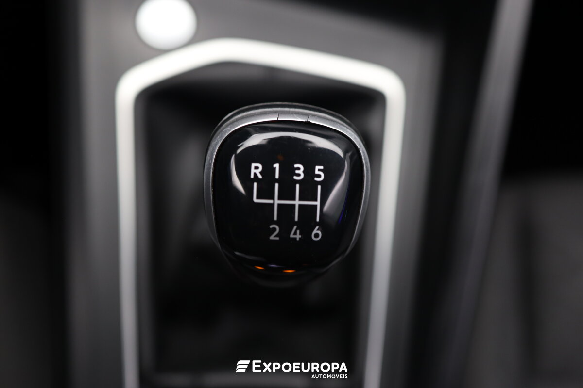 volkswagen-golf-2023-gasolina-999cc
