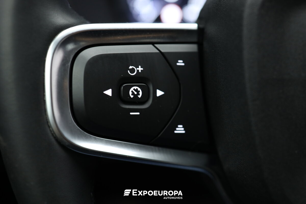 volvo-xc40-2021-hibrido-a-gasolina-1477cc
