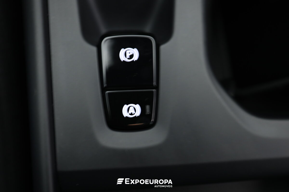 volvo-xc40-2021-hibrido-a-gasolina-1477cc