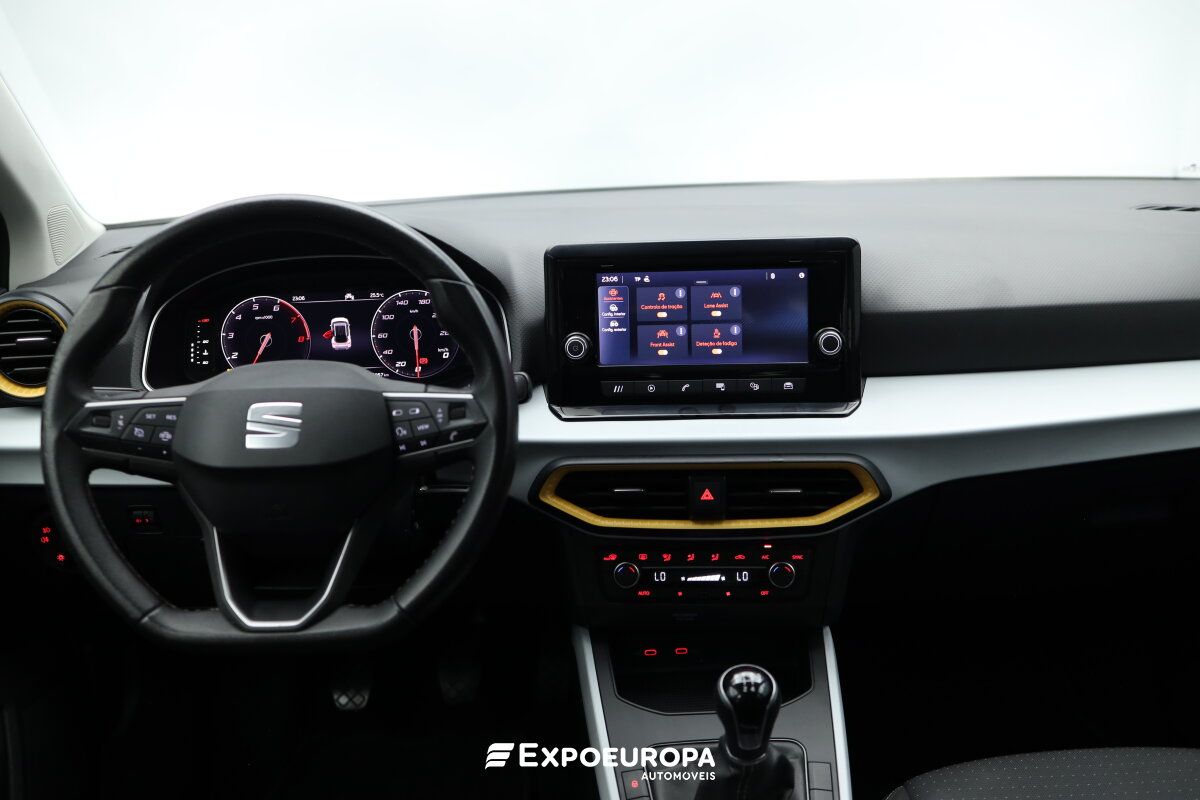 seat-arona-2023-gasolina-999cc