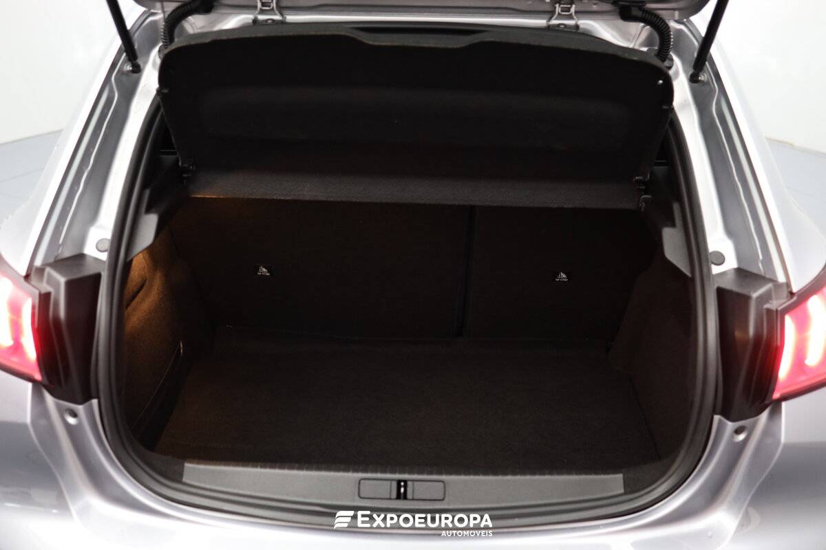 peugeot-208-2023-gasolina-1199cc
