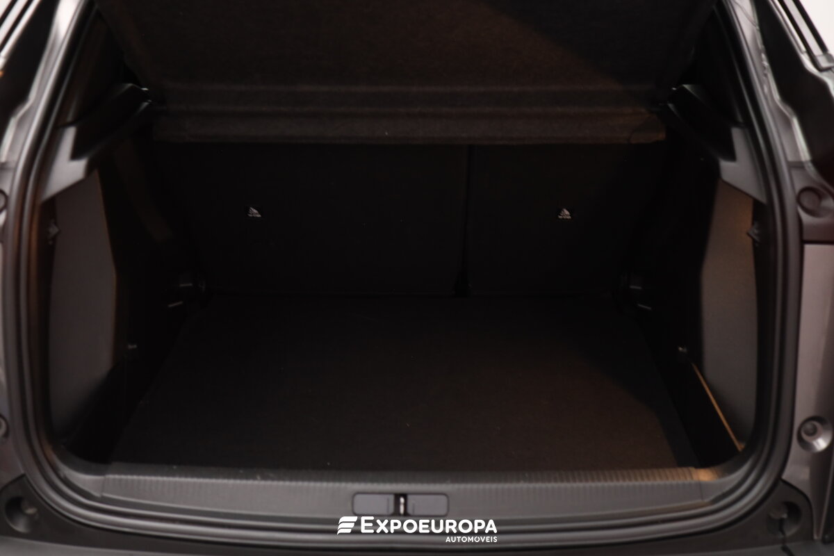 peugeot-2008-2022-gasolina-1199cc