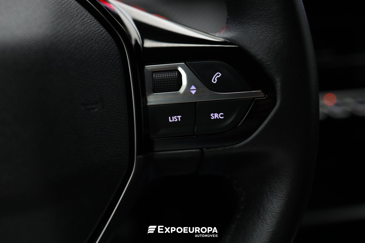 peugeot-2008-2022-gasolina-1199cc