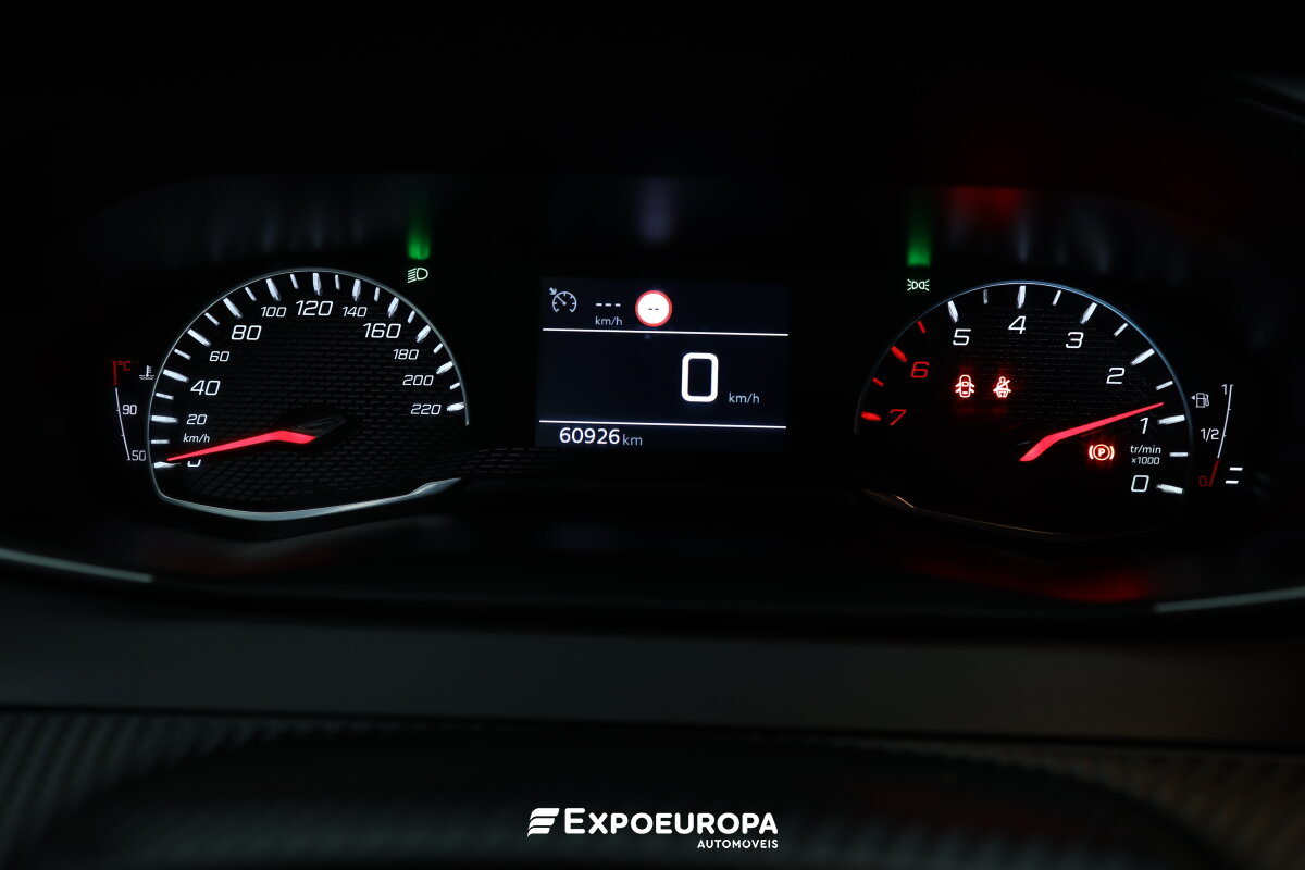 peugeot-2008-2023-gasolina-1199cc