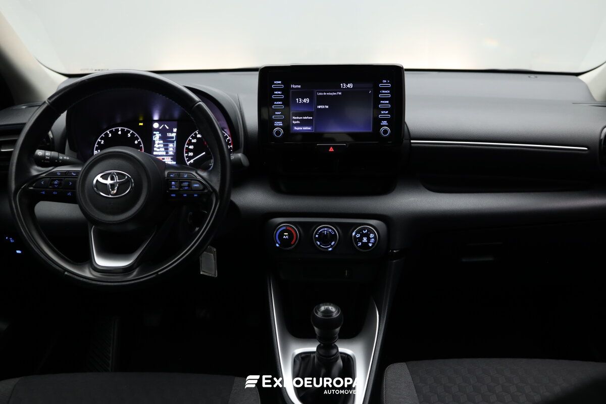 toyota-yaris-2022-gasolina-1490cc
