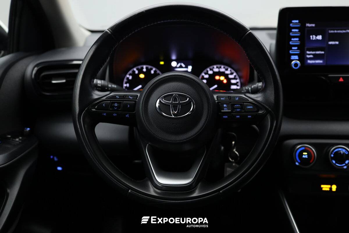 toyota-yaris-2022-gasolina-1490cc
