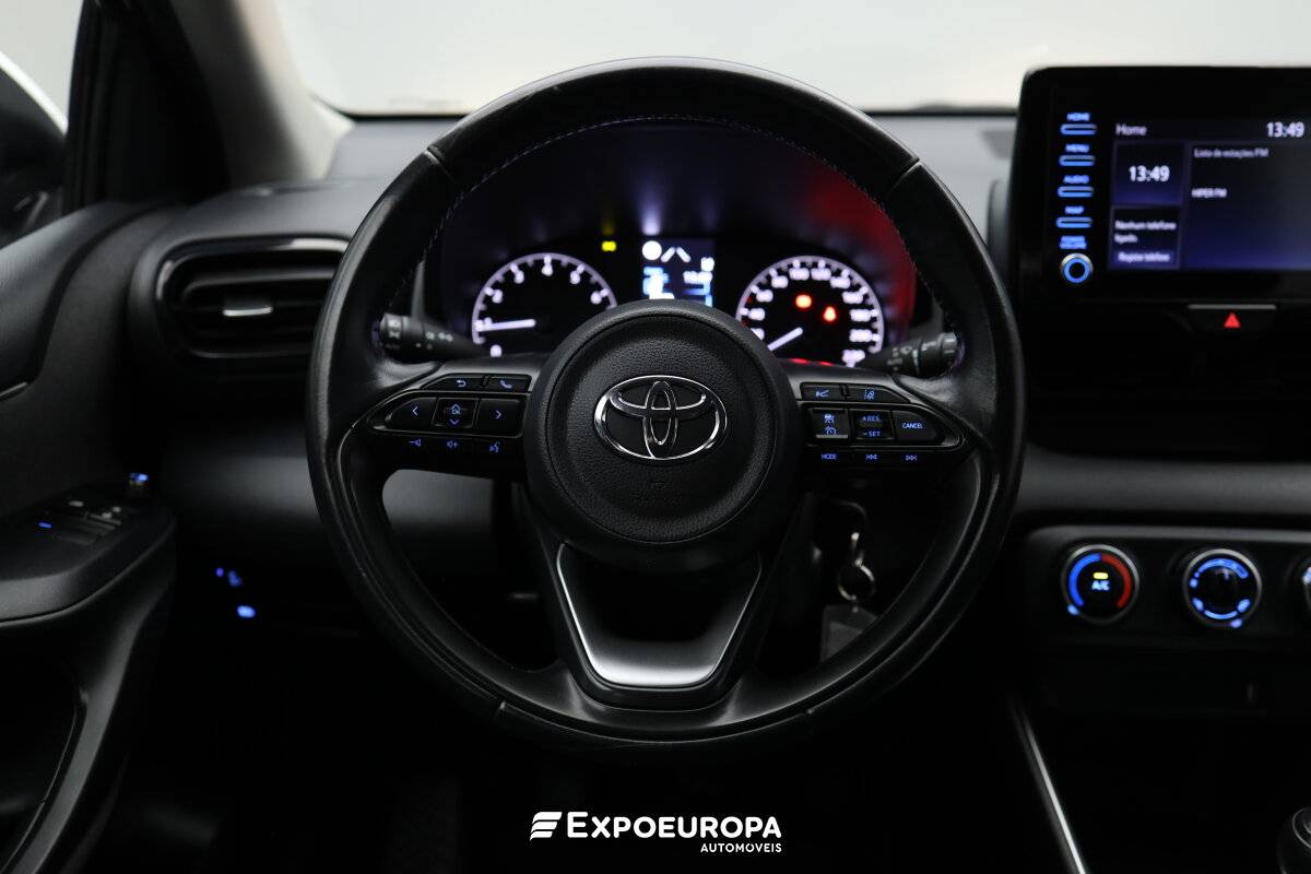 toyota-yaris-2022-gasolina-1490cc