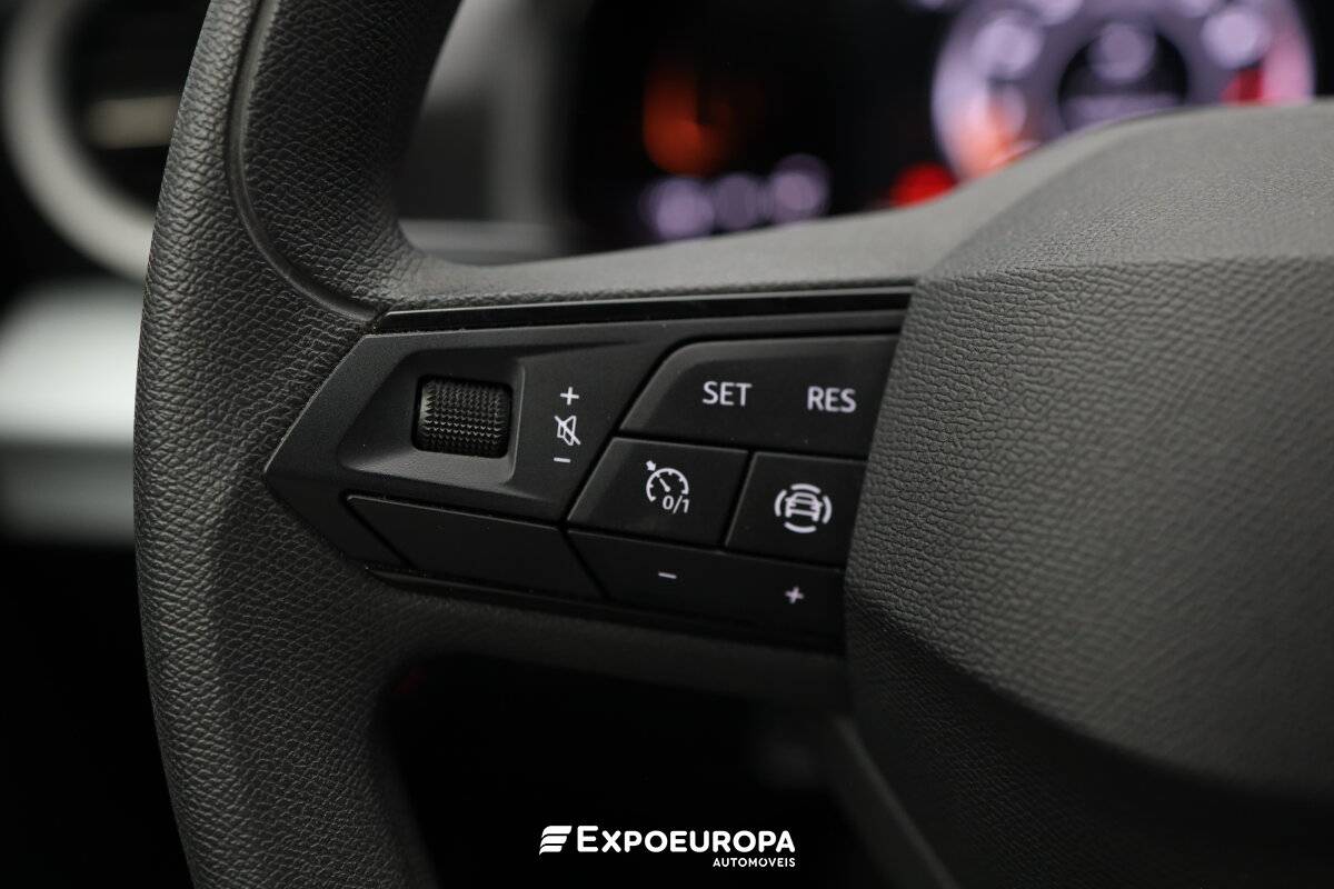 seat-ibiza-2023-gasolina-999cc