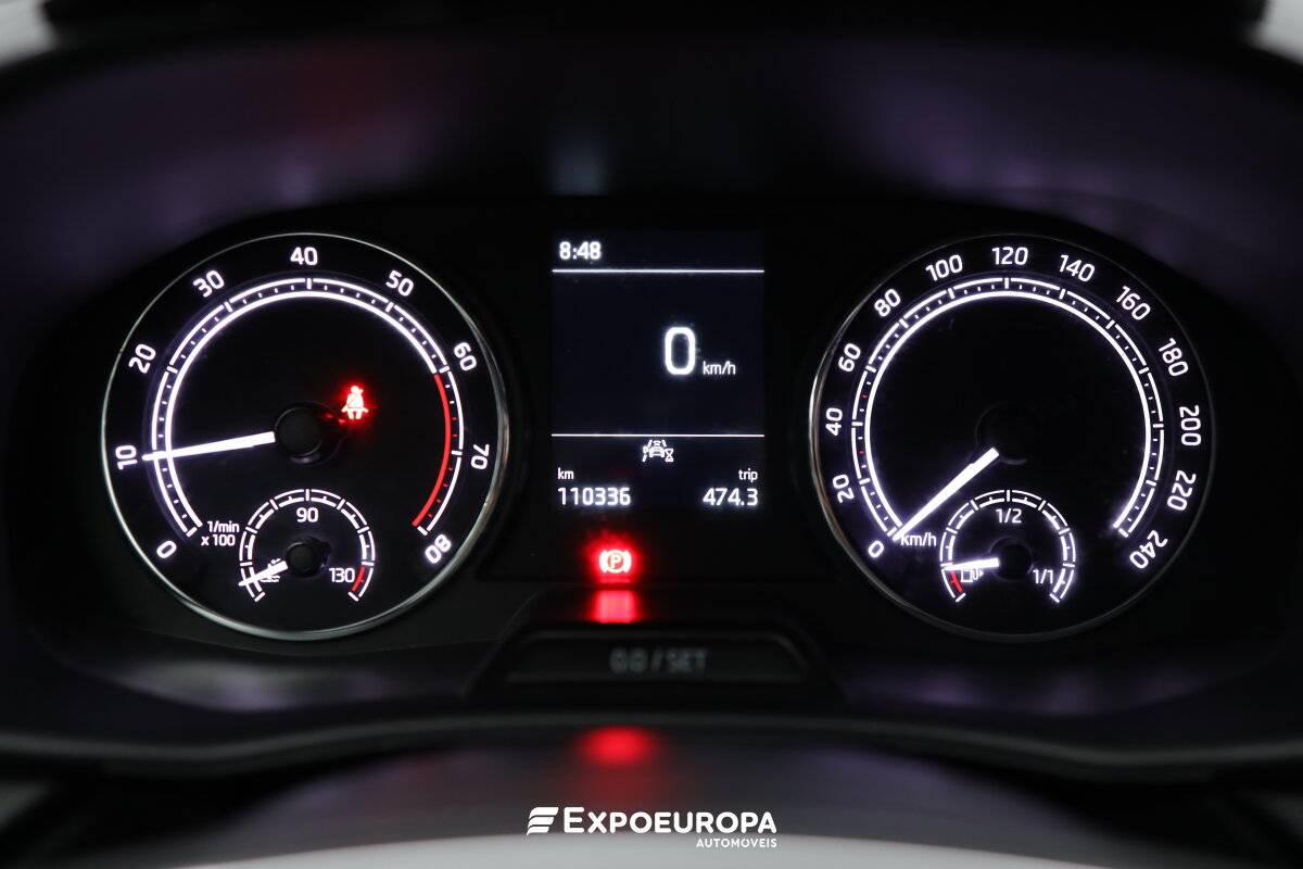 skoda-fabia-2023-gasolina-999cc
