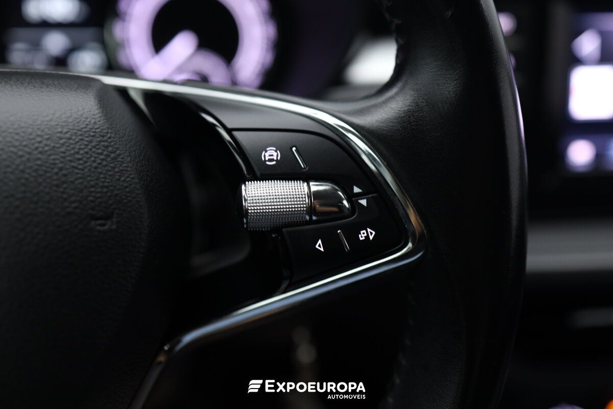 skoda-fabia-2023-gasolina-999cc