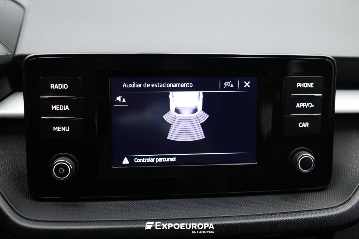skoda-fabia-2023-gasolina-999cc