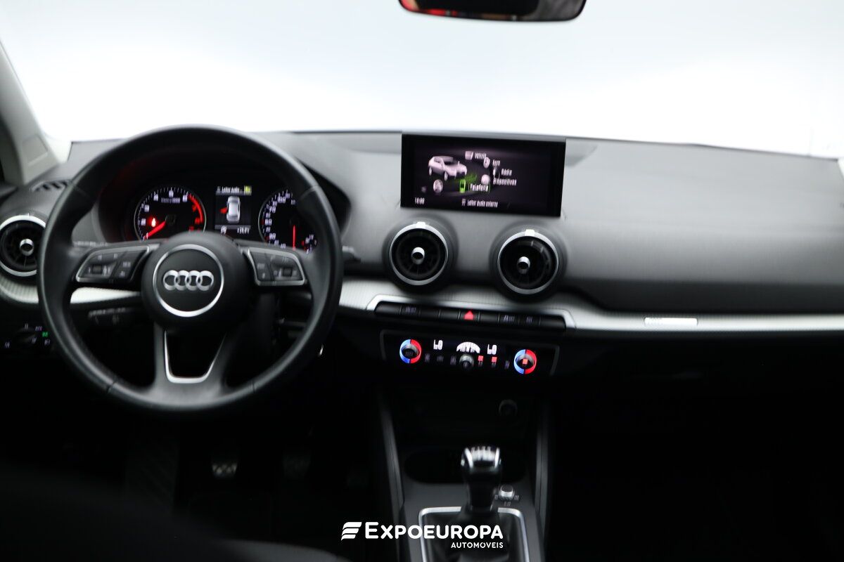 audi-q2-2023-gasolina-999cc