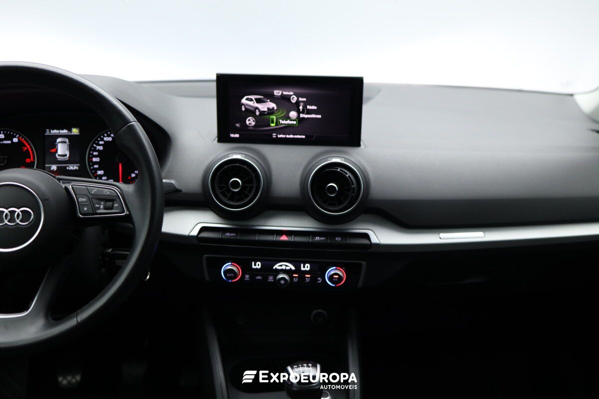 audi-q2-2023-gasolina-999cc