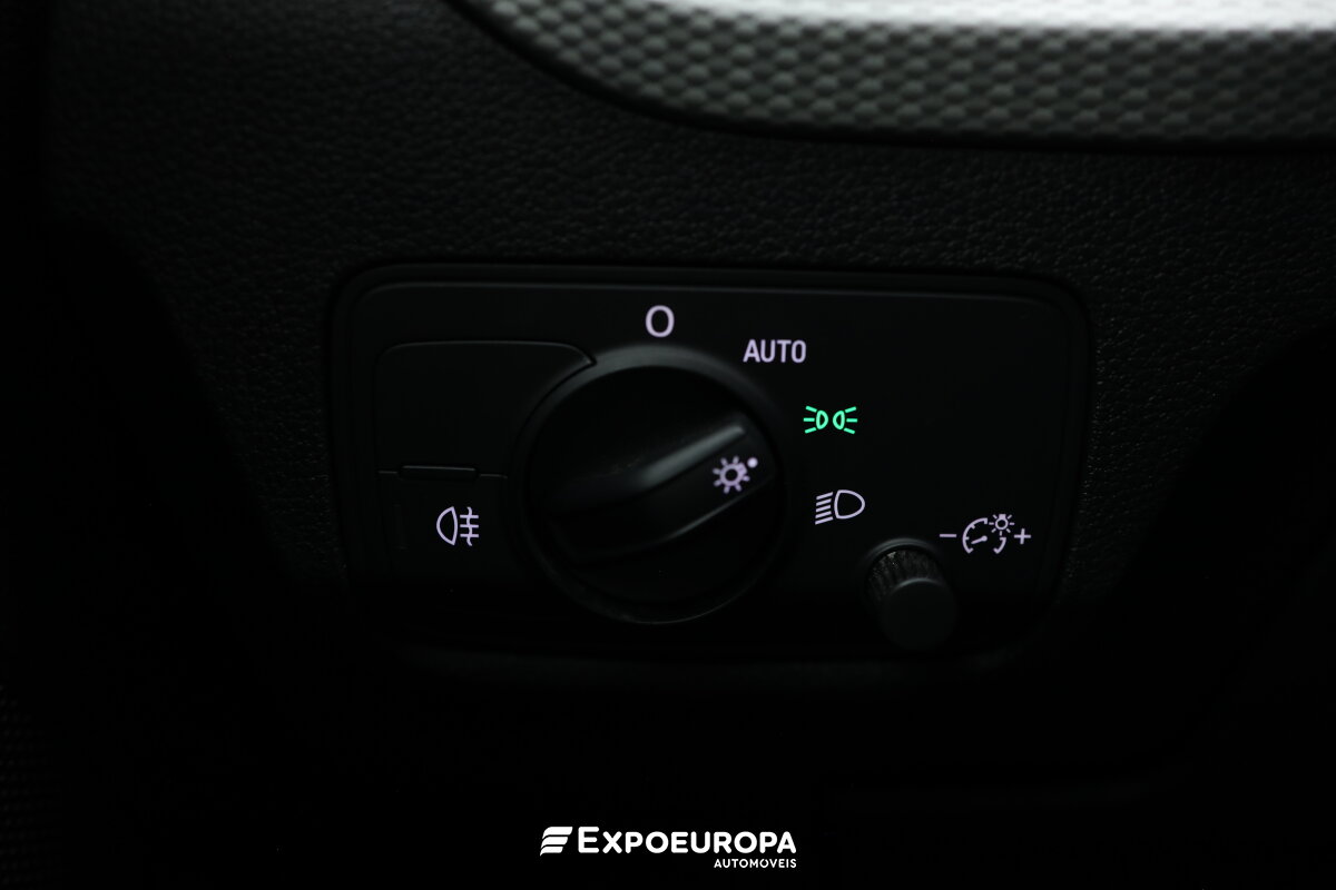 audi-q2-2023-gasolina-999cc
