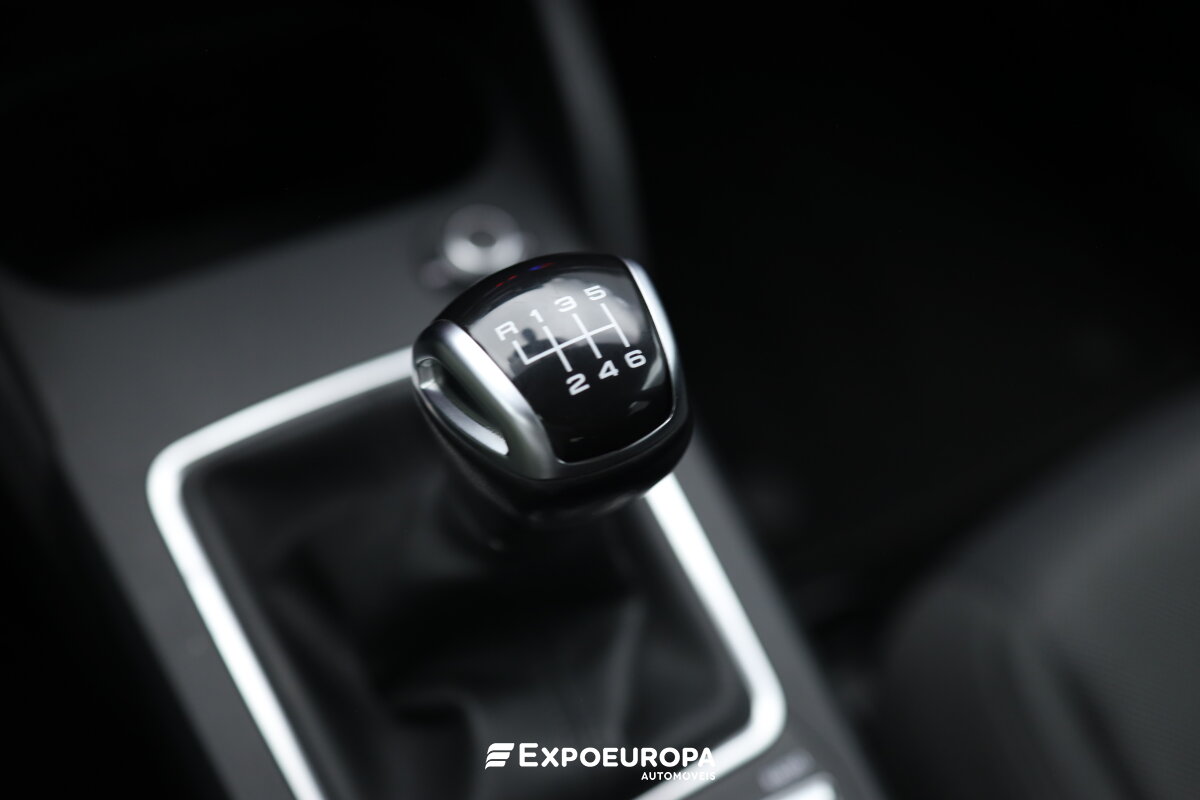 audi-q2-2023-gasolina-999cc