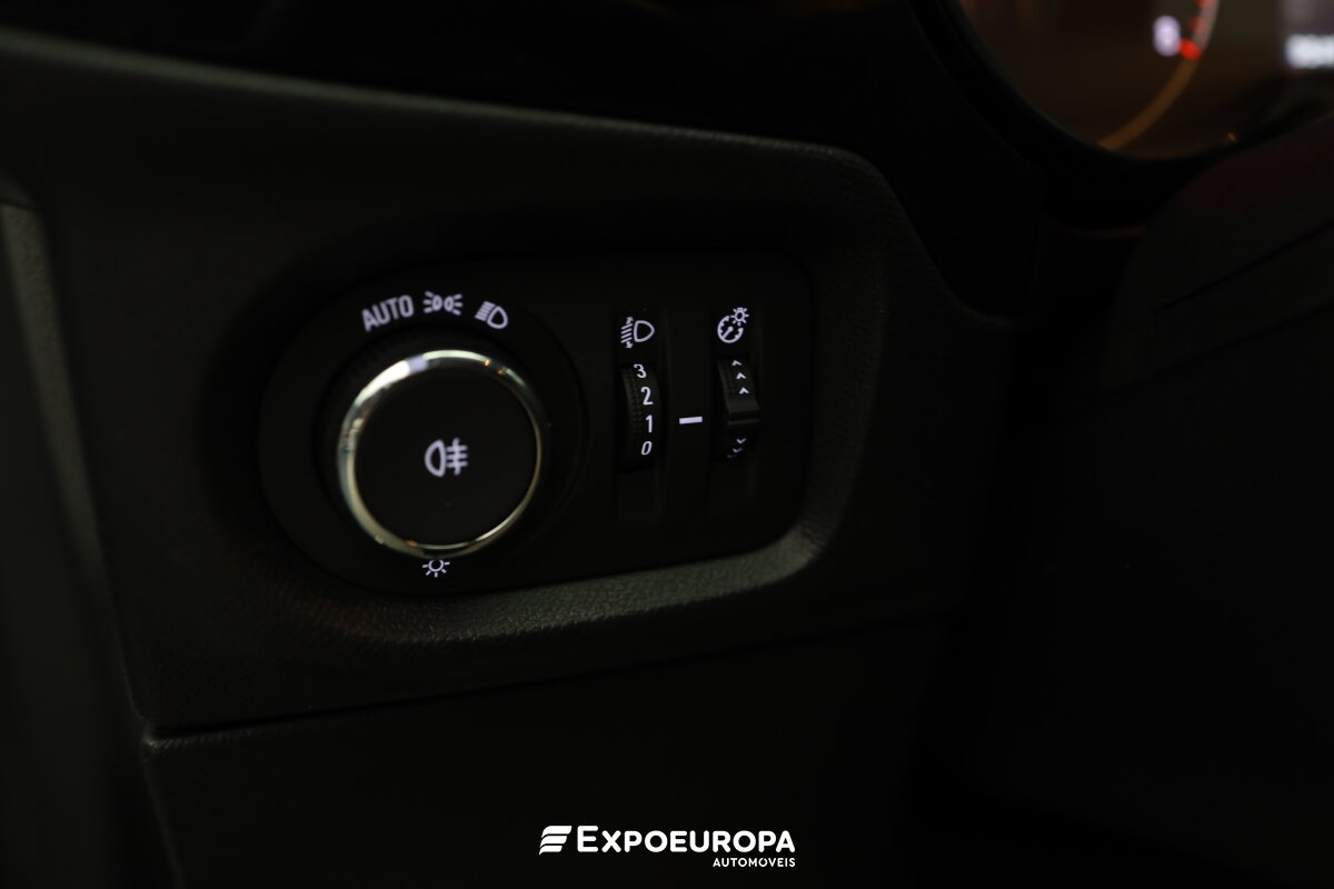 opel-corsa-2023-gasolina-1199cc
