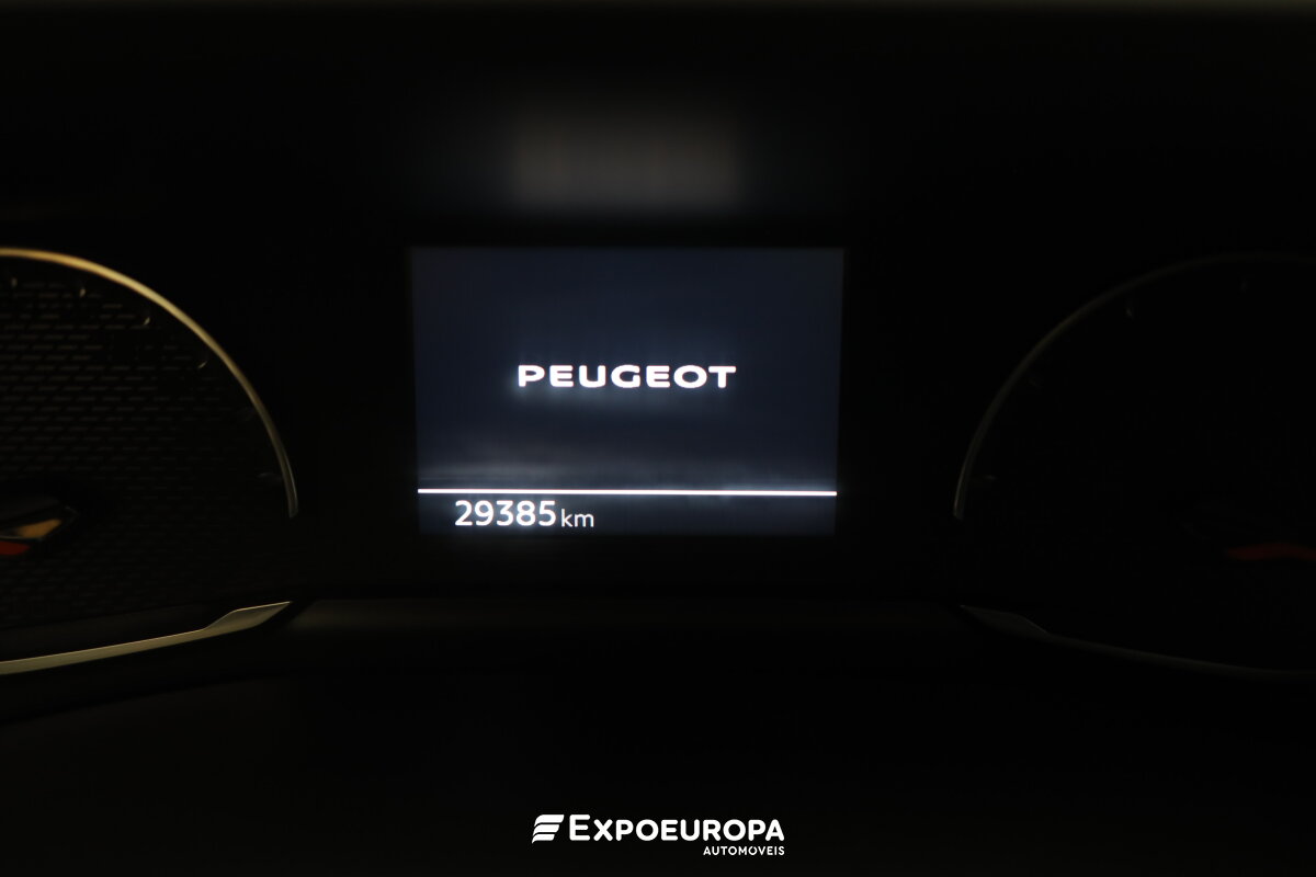 peugeot-208-2023-diesel-1499cc