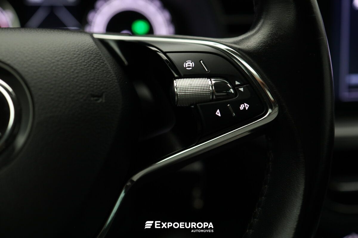 skoda-kamiq-2023-gasolina-999cc