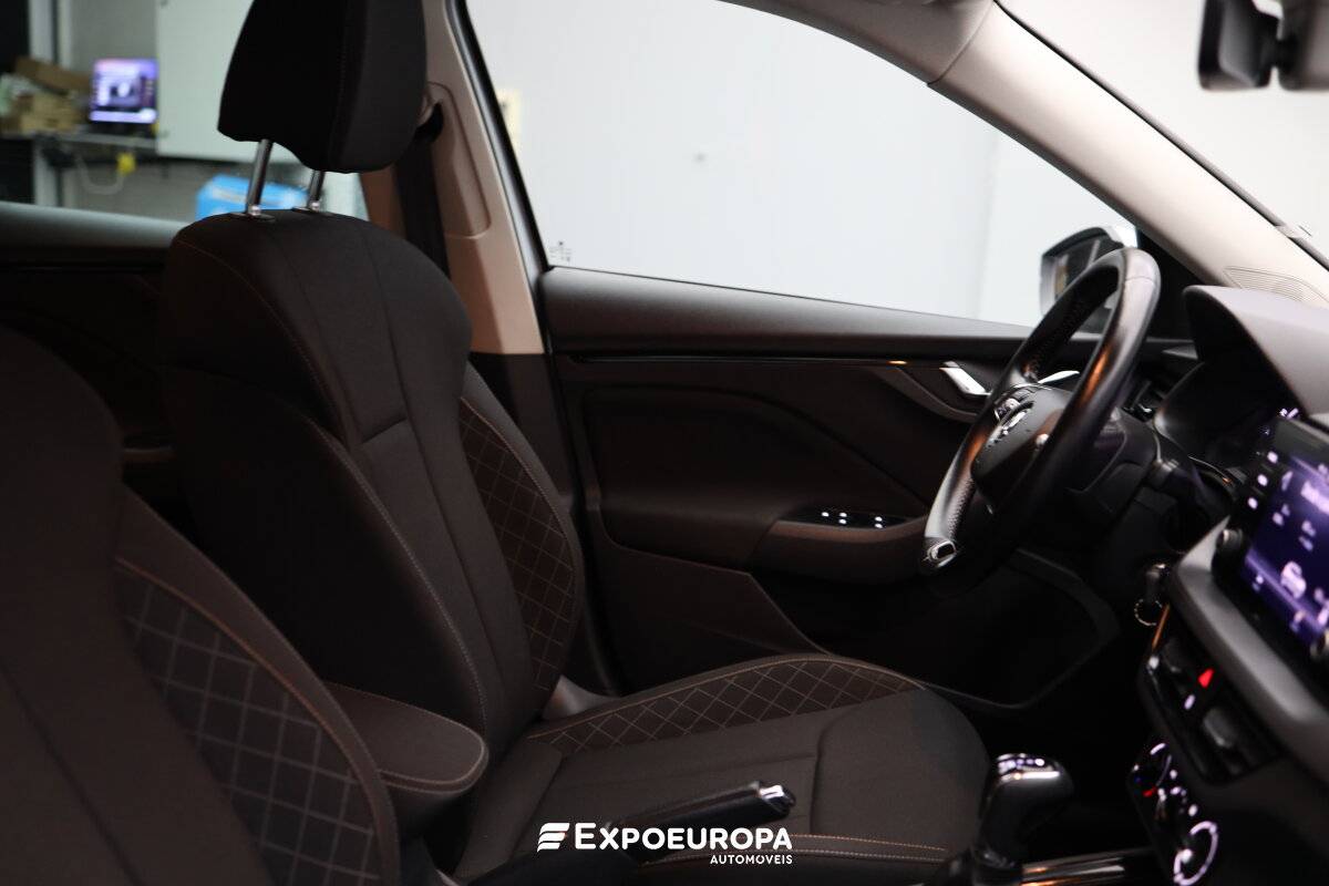 skoda-kamiq-2023-gasolina-999cc