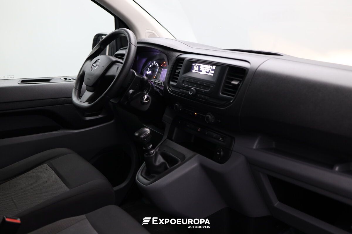 opel-vivaro-2022-diesel-1499cc