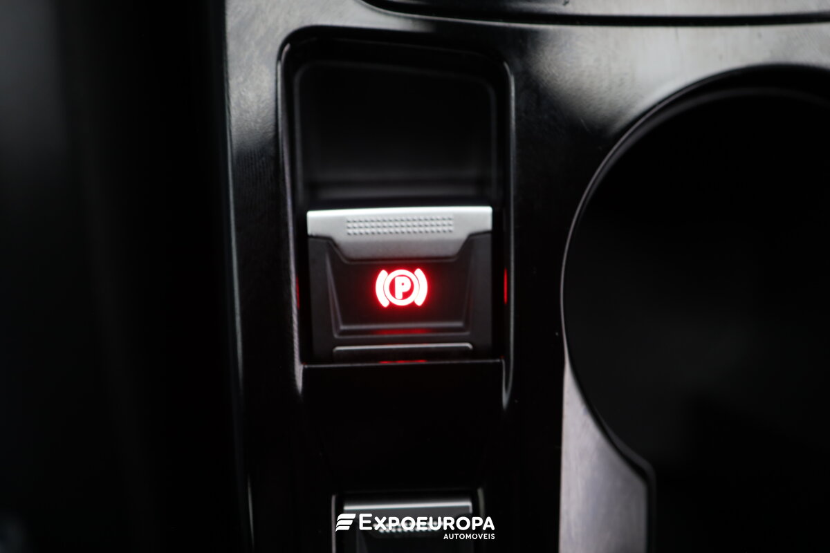 peugeot-2008-2024-gasolina-1199cc