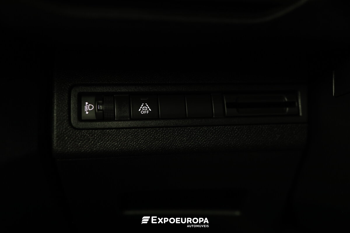 peugeot-3008-2022-diesel-1499cc