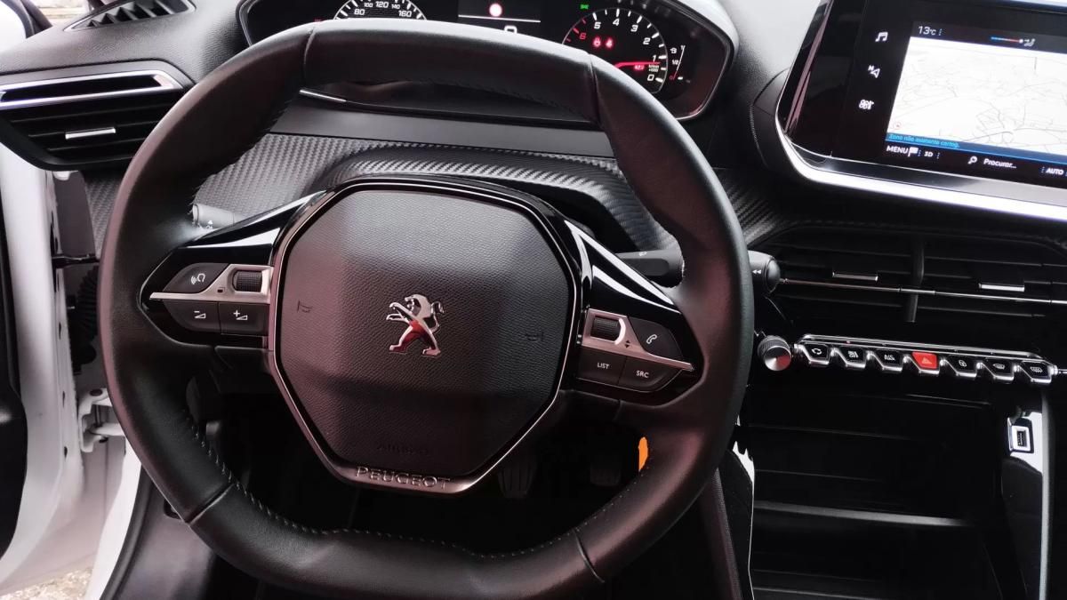 peugeot-208-2022-gasolina-1199cc