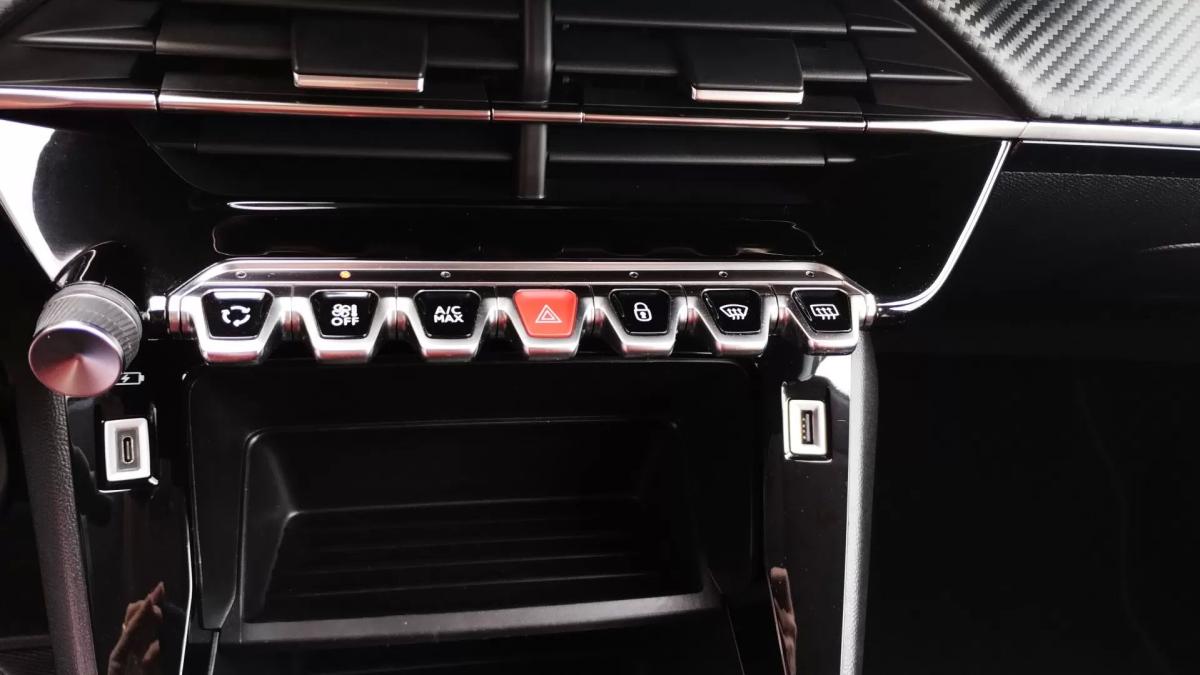 peugeot-208-2022-gasolina-1199cc