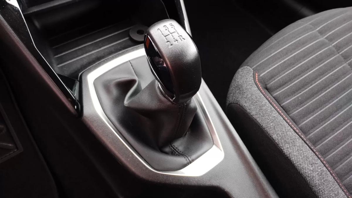 peugeot-208-2022-gasolina-1199cc