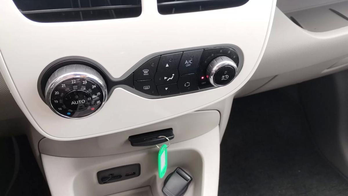 renault-zoe-2019-eletrico-200cc