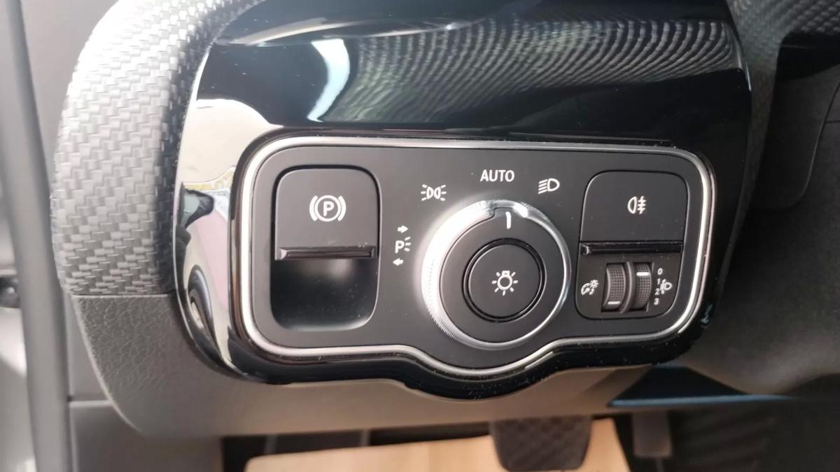 mercedes-benz-cla-2021-diesel-1950cc