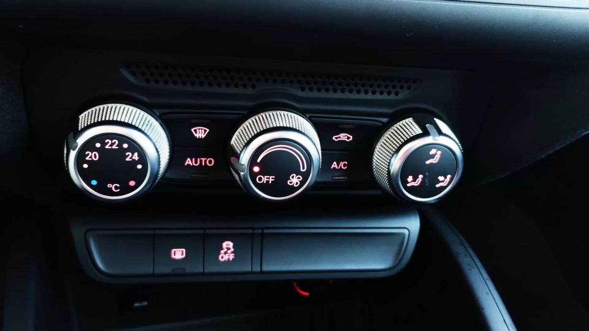 audi-a1-sportback-2014-diesel-1598cc